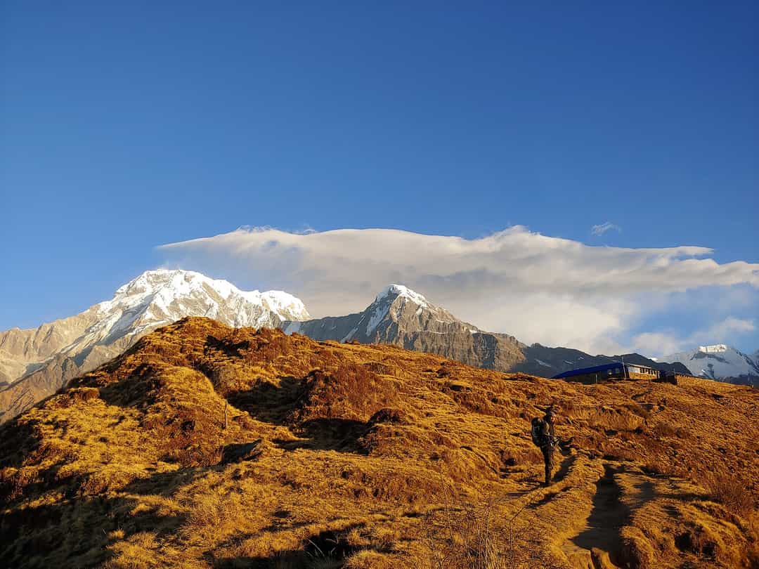 Goldenes Licht am Badal Dada beim Mardi-Himal-Trek